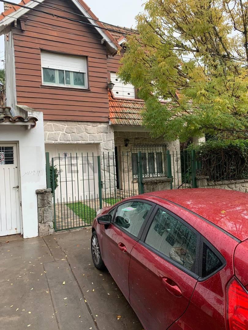 Foto de Casa de Estilo en Venta en City Bell, imagen 1