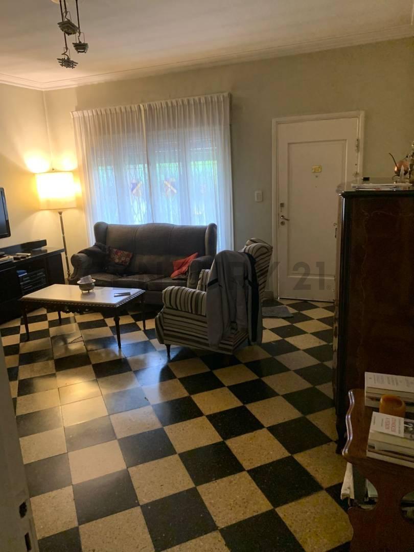 Foto de Casa de Estilo en Venta en City Bell, imagen 2