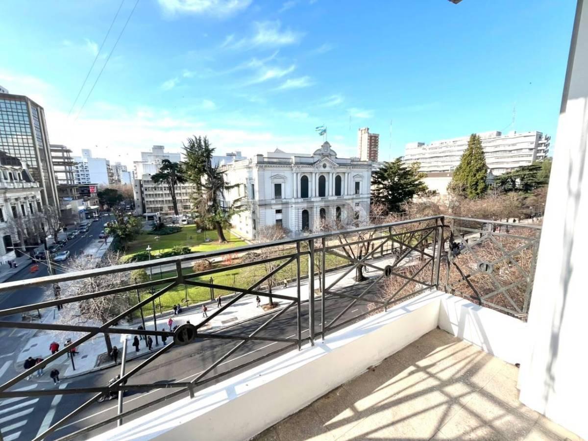 Foto de Departamento en venta de 2 dormitorios en La Plata, imagen 2
