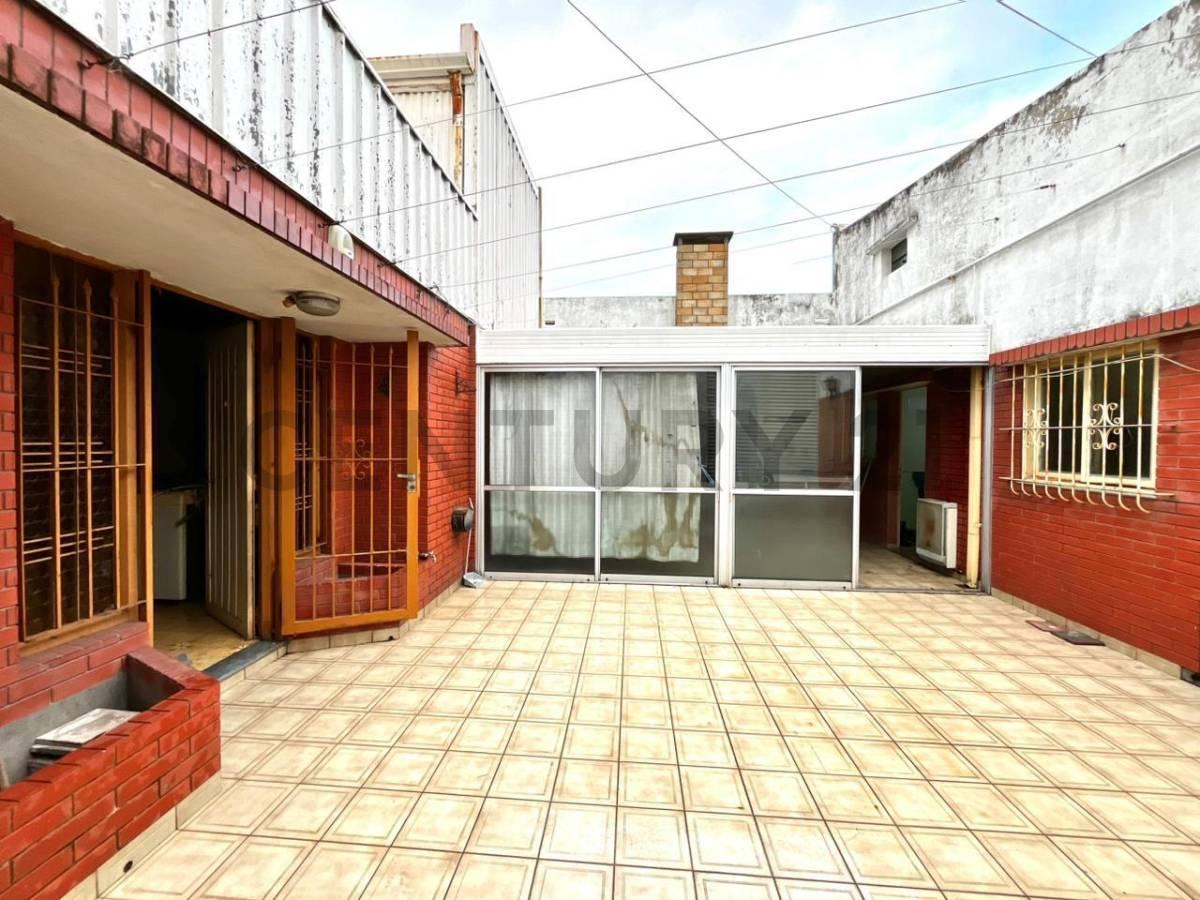 Foto de Casa con local, quincho y cochera en venta – Ensenada, imagen 5
