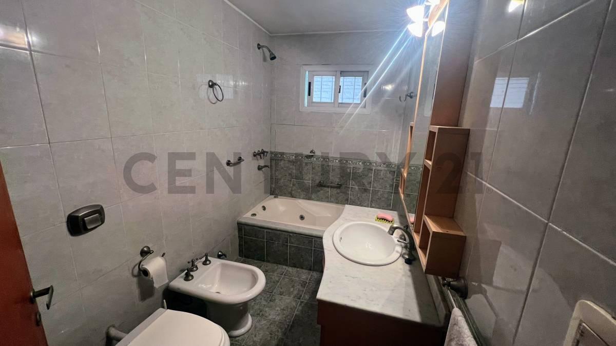 Foto de Casa 2 Dormitorios, Jardín y Quincho en Tolosa, imagen 4