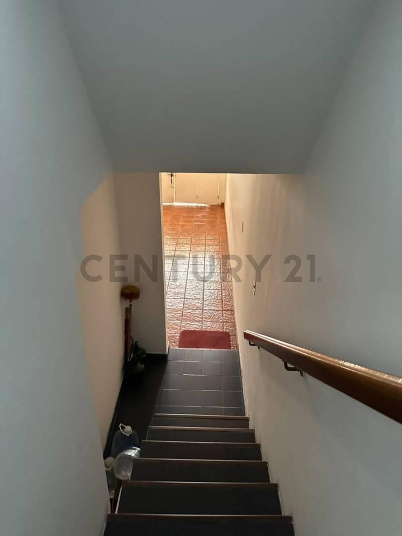 Foto de Casa con departamento en planta alta., imagen 4