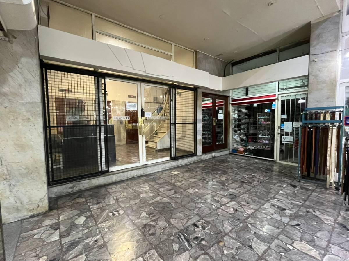 Foto de OFICINA EN VENTA GALERIA GEMINIX LA PLATA, BUENOS AIRES. POSIBLE, imagen 1