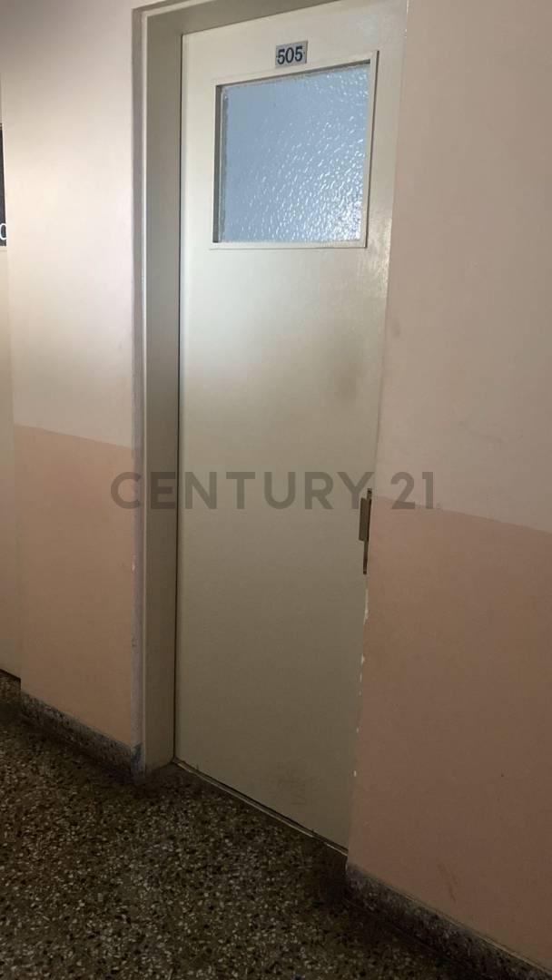 Foto de OFICINA EN VENTA GALERIA GEMINIX LA PLATA, BUENOS AIRES. POSIBLE, imagen 3