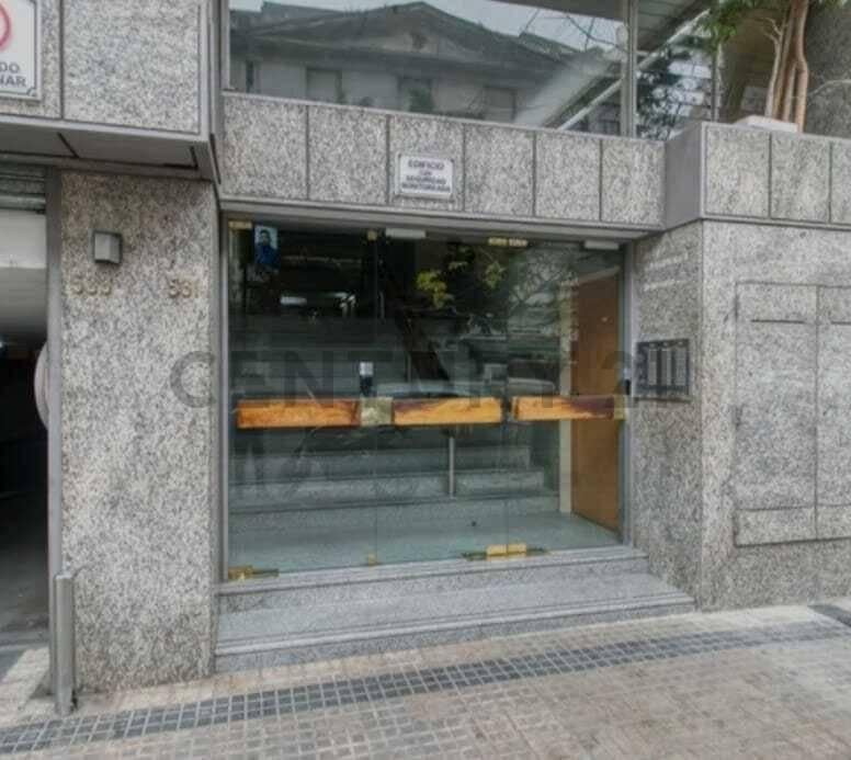 Foto de OFICINA ACEPTA PERMUTA POR DEPARTAMENTO CON BUENA UBICACION EN EL CASCO, imagen 1