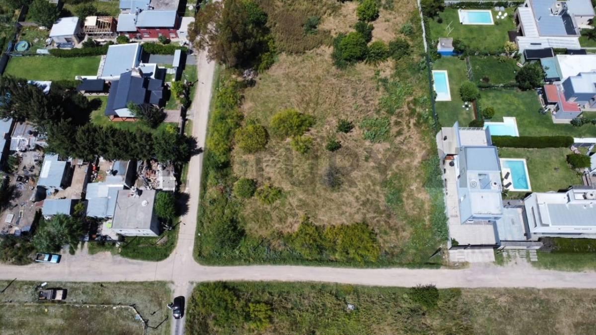 Foto de Lote 2.500 m² en Villa Castells, Gonnet., imagen 1