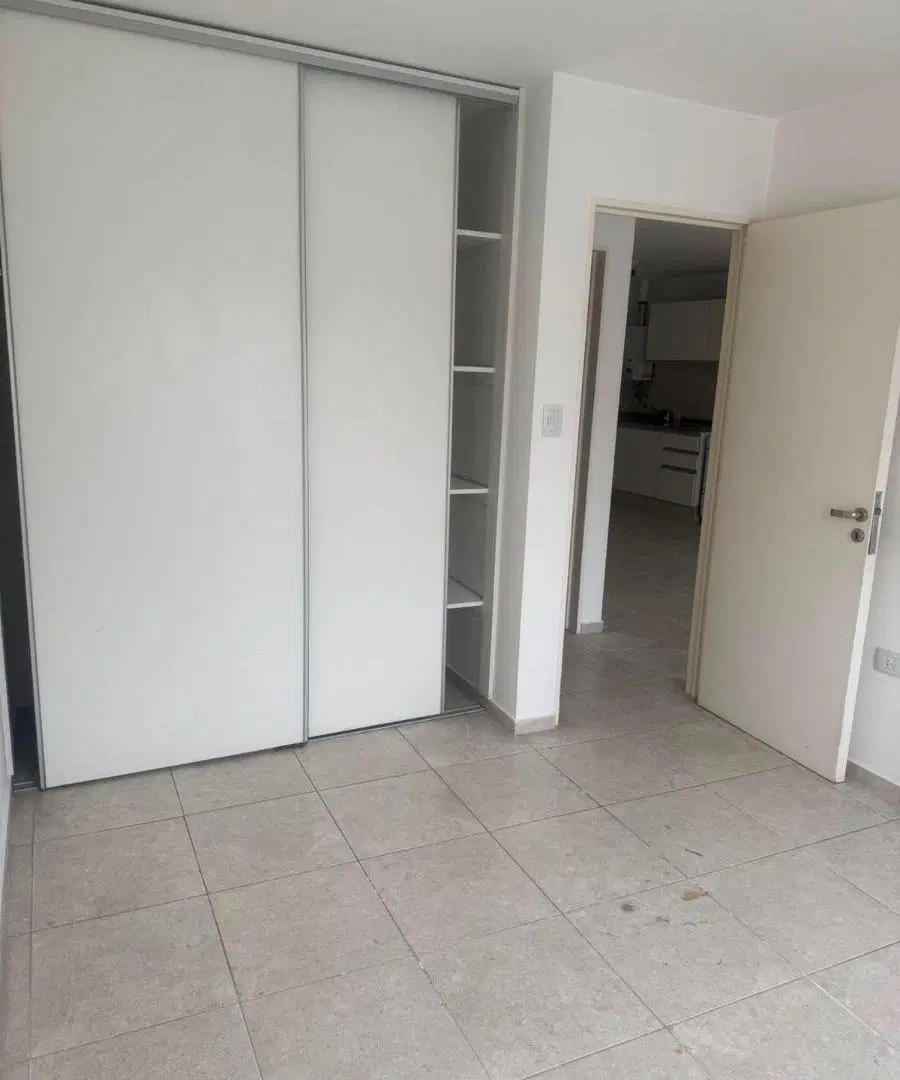 MERGER INMOBILIARIALQUILA DPTO DE UN DORMI, SIN BALCON A 50MT DE CALLE BV.ILLIA NUEVA CBA! 1