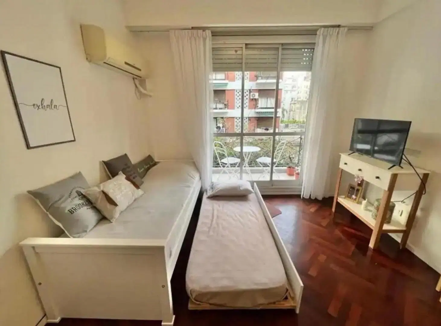 Expensas incluídas - Luminosos dos ambientes en Uriburu y Las Heras - Recoleta 2