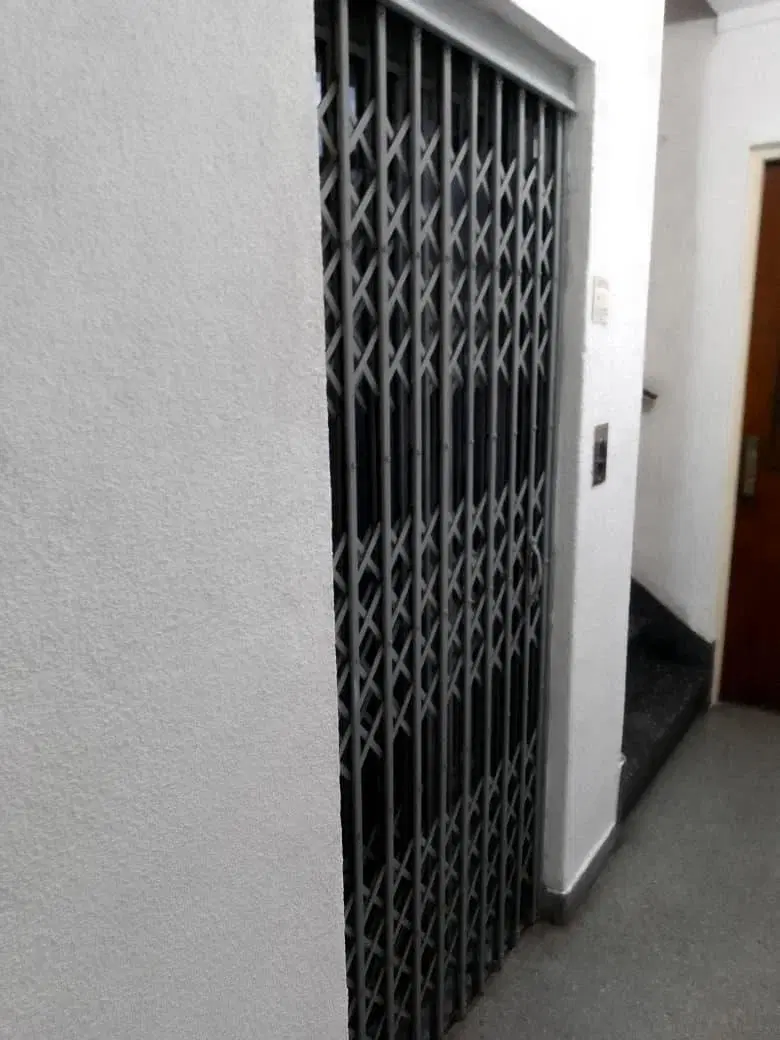 Oficina en venta con mobiliario 2