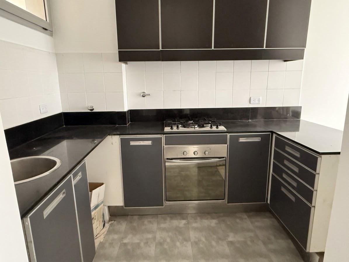 Foto de Departamento Triplex 3 ambientes con balcon ,terraza y cochera en, imagen 3