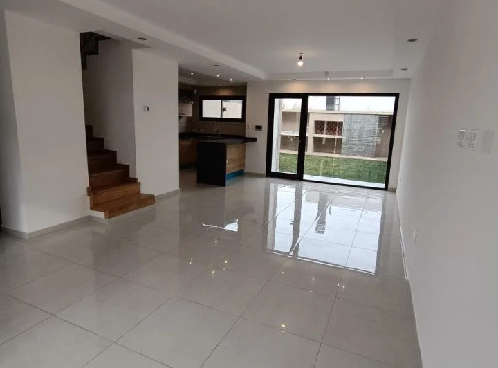 Casa a estrenar 3 dor. + 1 estudio Altos del Limay 2