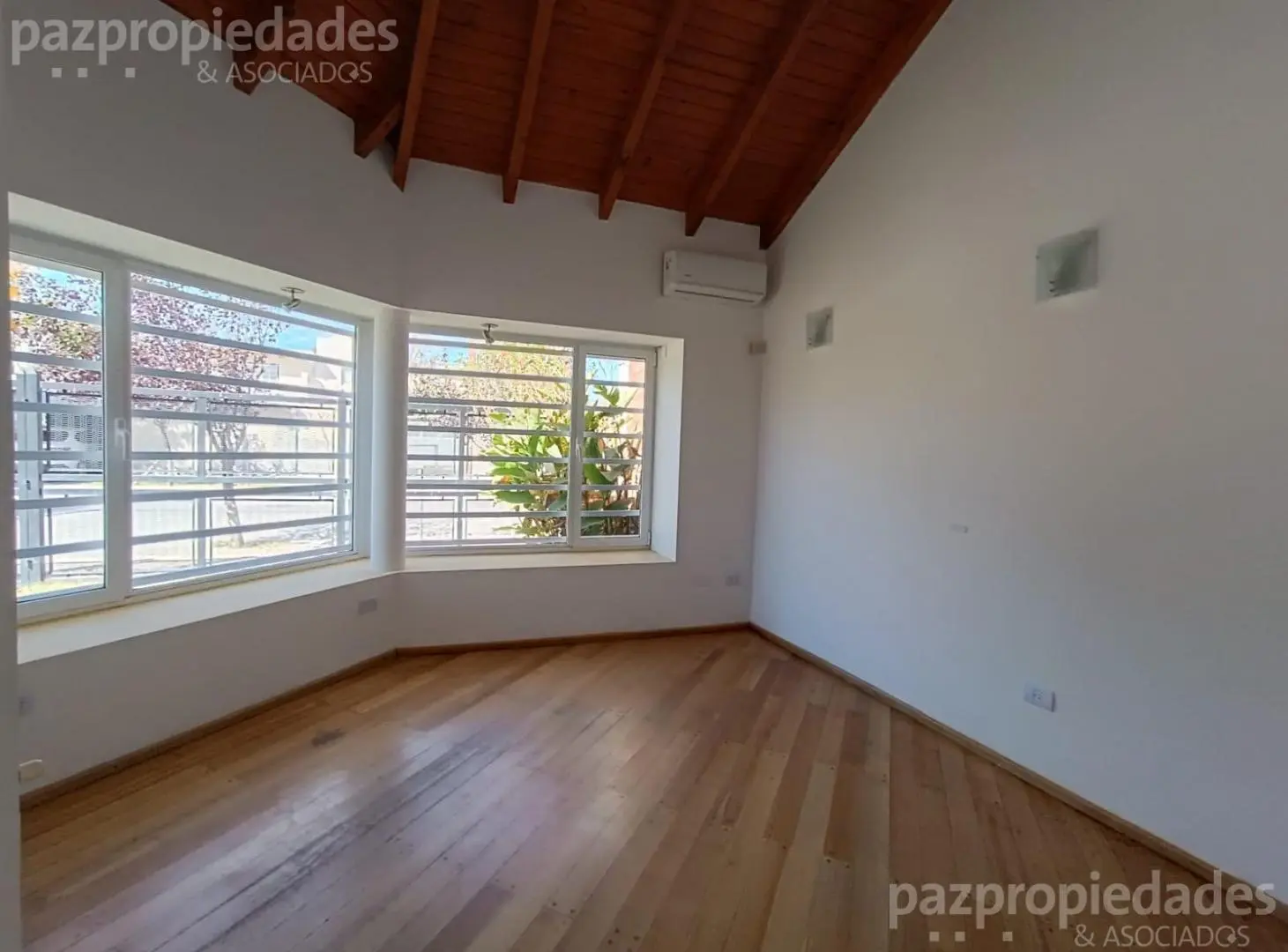 ALQUILER Excelente Casa 4 Dormitorios Rincon de Emilio Neuquen 3