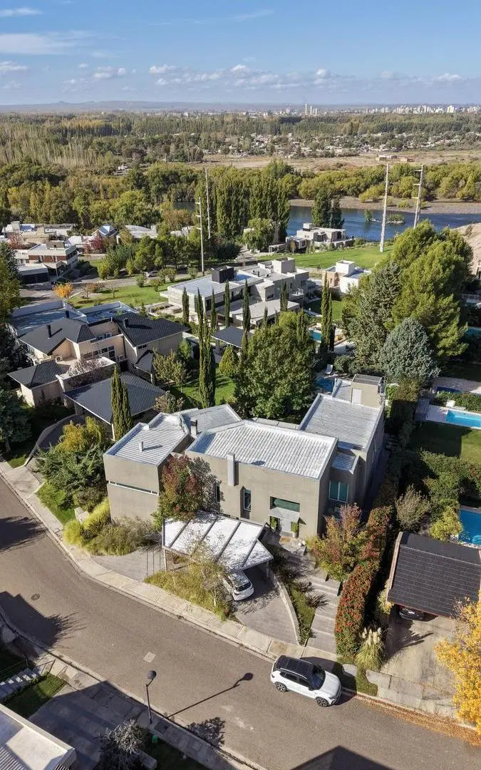 VENTA Exclusiva Casa Barrio Privado Bocahue Ciudad de Neuquen 2