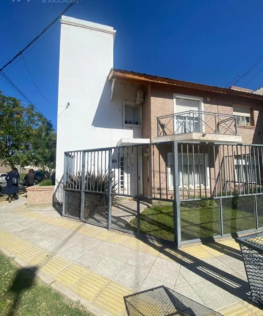 ALQUILER Duplex 3 dorm Rincon de Emilio Neuquen 1