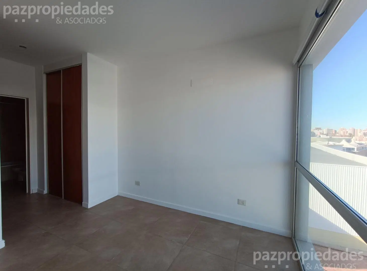 Departamento Apto profesional 1 dormitorio con cochera. 3