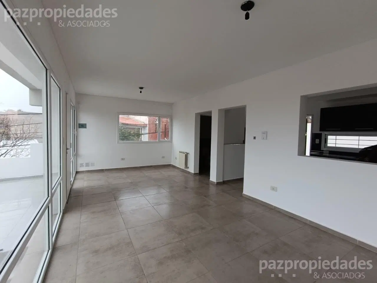Alquiler amplio Dpx. c/cochera Z/Sta. Genoveva 2