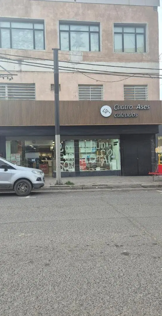 Alquiler  Local Comercial con oficinas  Z/Centro bajo 5