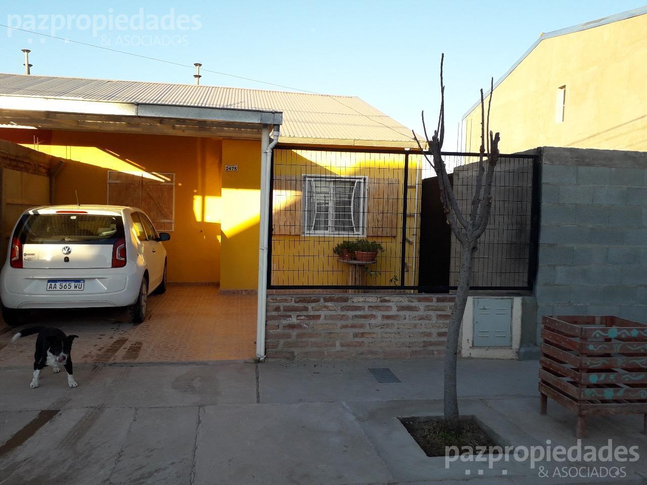 Venta casa dos dormitorios con pileta Plottier
