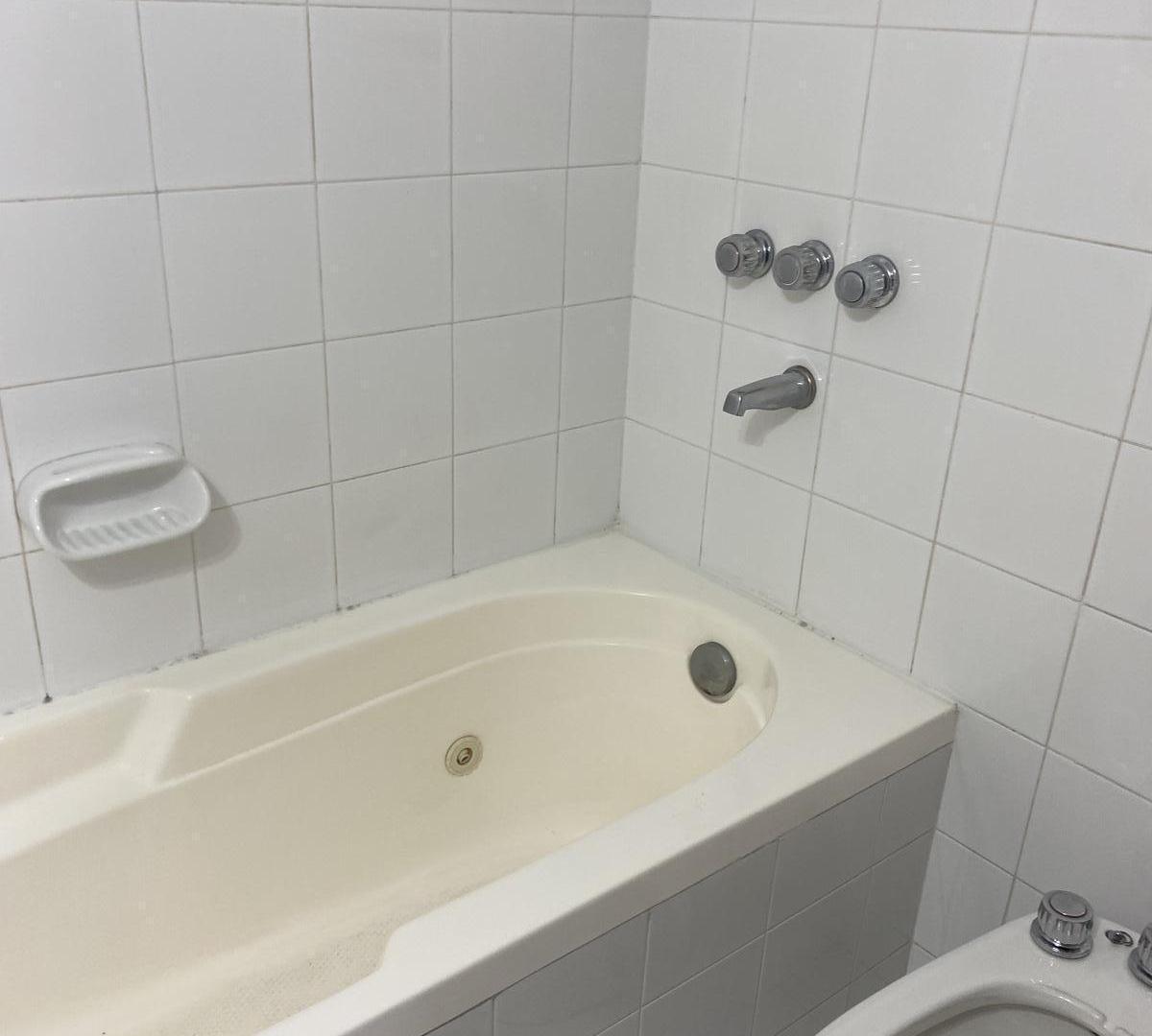 Foto de ALQUILER Departamento 3 dorm. cochera y baulera Neuquen, imagen 5