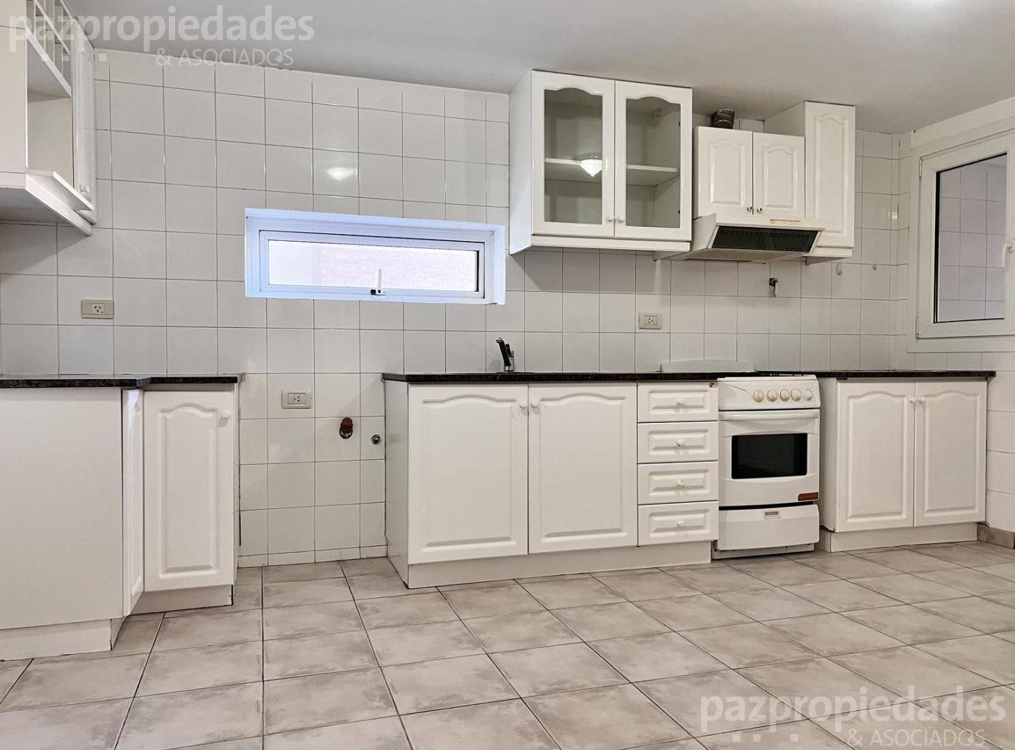 Foto de ALQUILER Departamento 3 dorm. cochera y baulera Neuquen, imagen 2