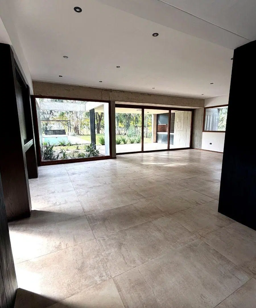 CASA EN ALQUILER A ESTRENAR 4 AMBIENTES 3
