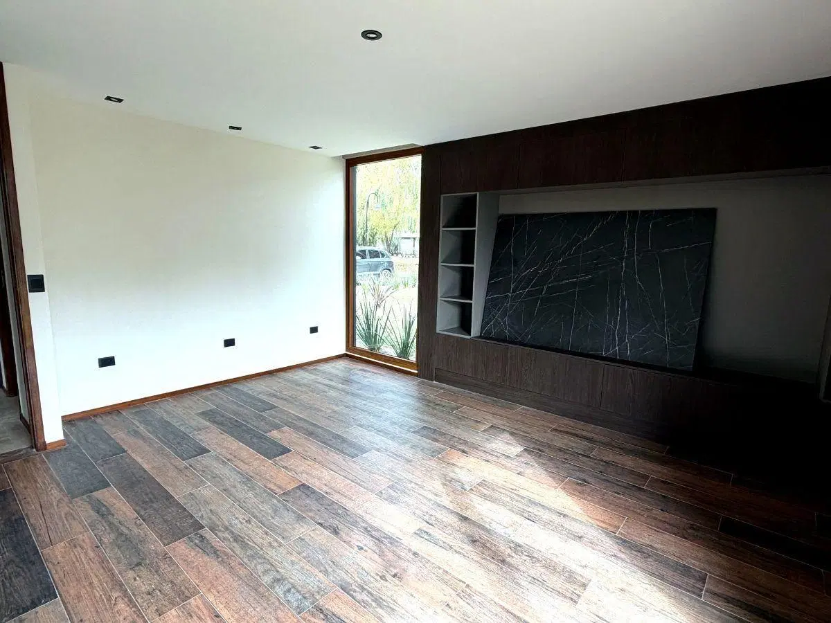 CASA EN ALQUILER A ESTRENAR 4 AMBIENTES 4