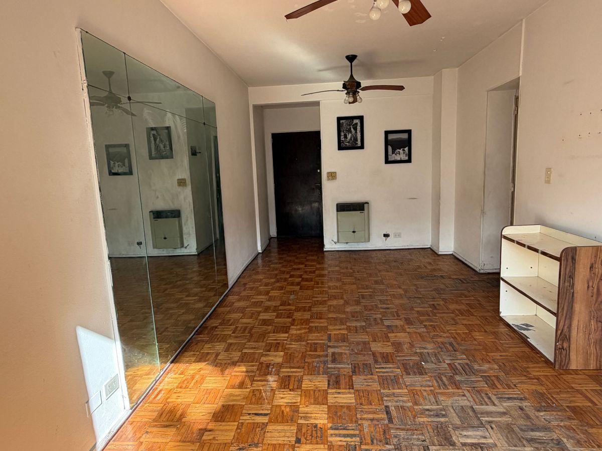 Foto de VENTA DPTO 4 AMBIENTES CON COCHERA - PARA RECICLAR, imagen 5