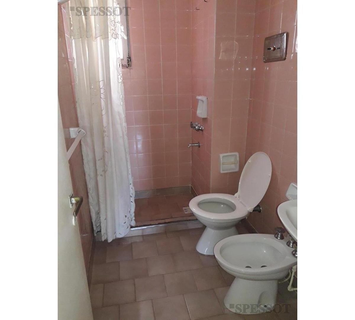 ¡Ideal inversión! Dpto en venta, Necochea 1300