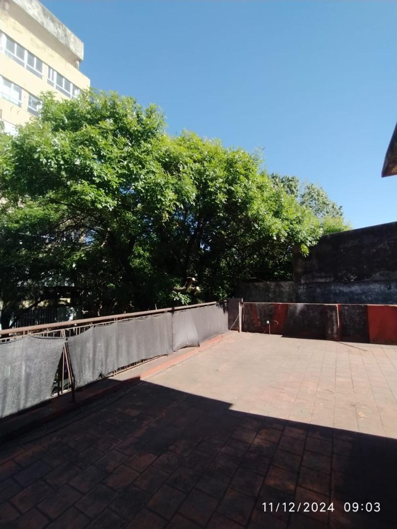IMPORTANTE INMUEBLE MULTIPLES USOS