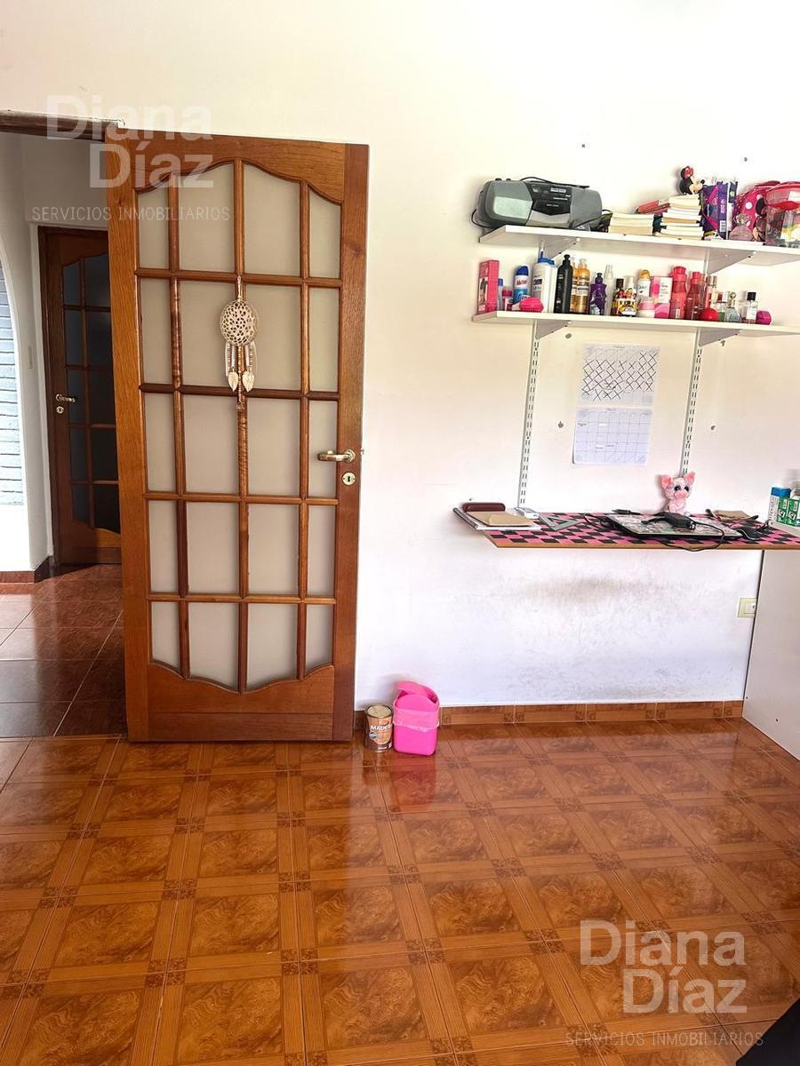 Venta Casa 4 Amb C/cochera, Jardin y Quincho en San Andres 3