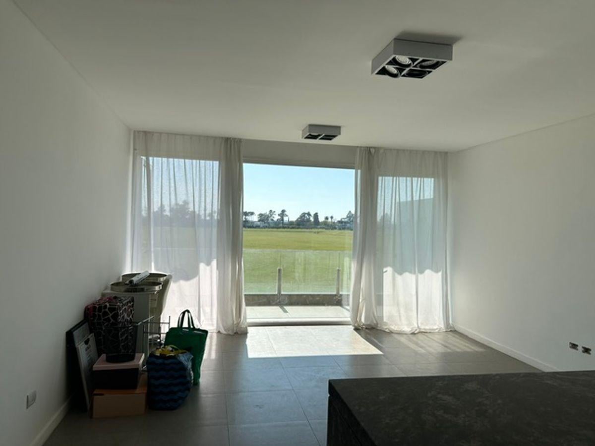 Foto de Departamento muy luminoso vista al Polo, muy buena orientacion, imagen 1