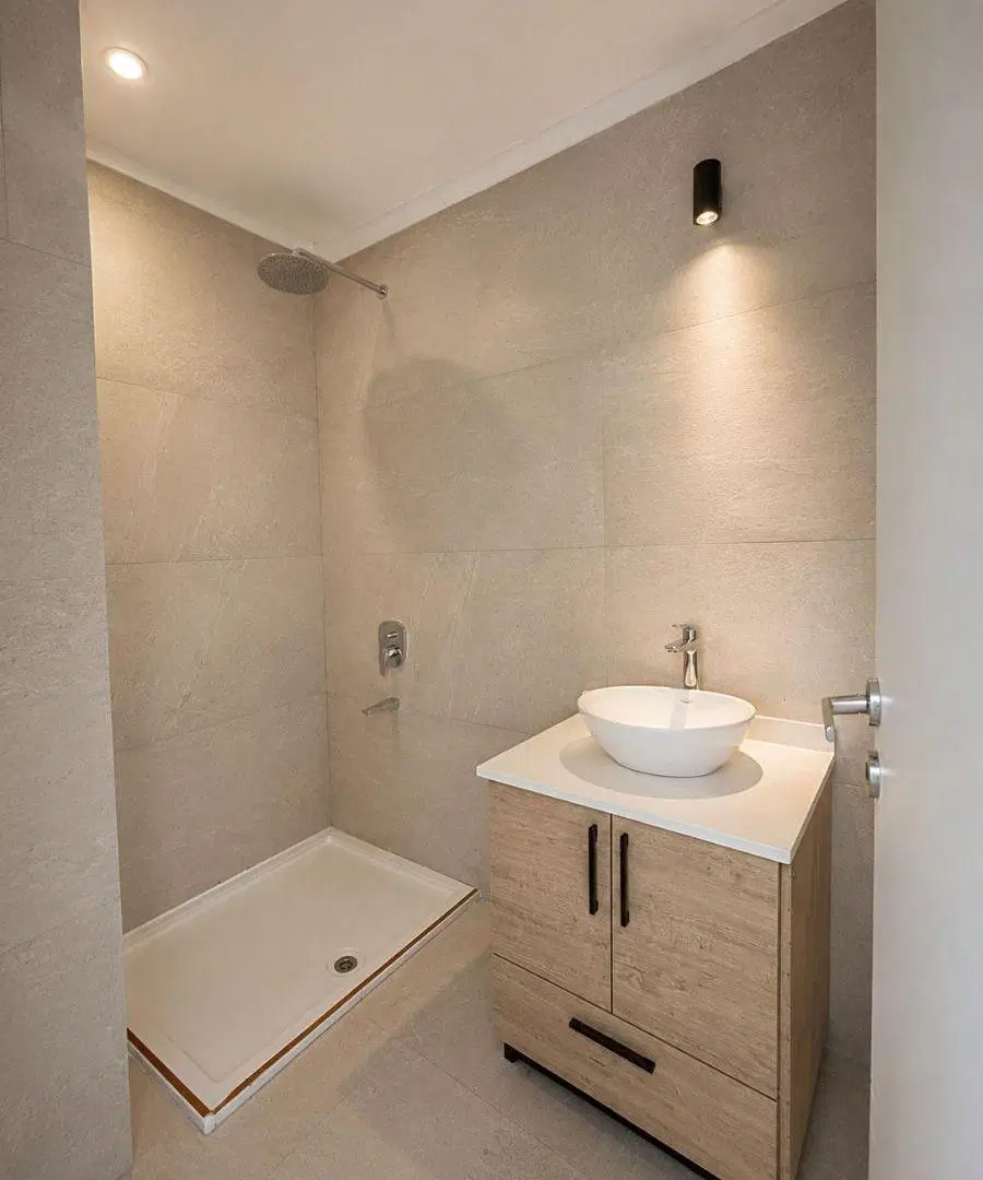 VENTA DEPTO 3 AMBIENTES CON COCHERA. EDIFICIO ÁSTOR, ZÁRATE 2