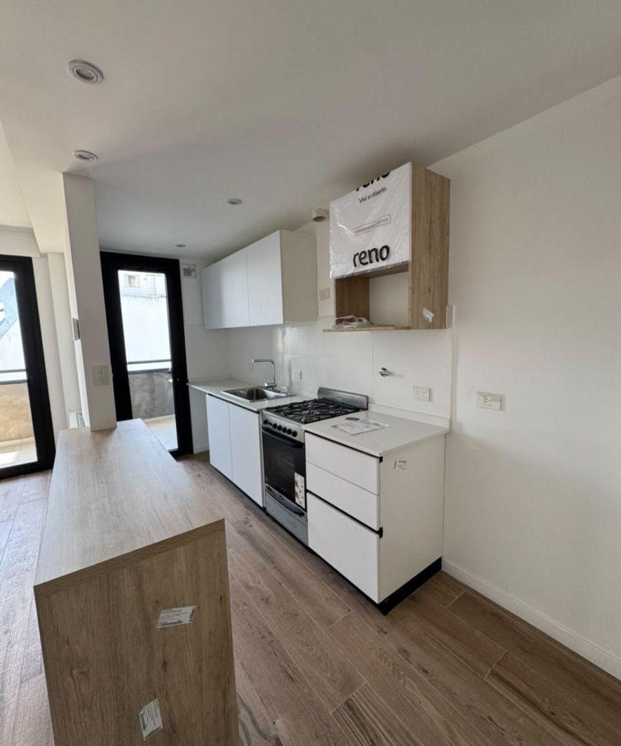 Foto de VENTA DEPARTAMENTO 2 AMB. + COCHERA EN ALEM E ITUZAINGO, ZÁRATE, imagen 2