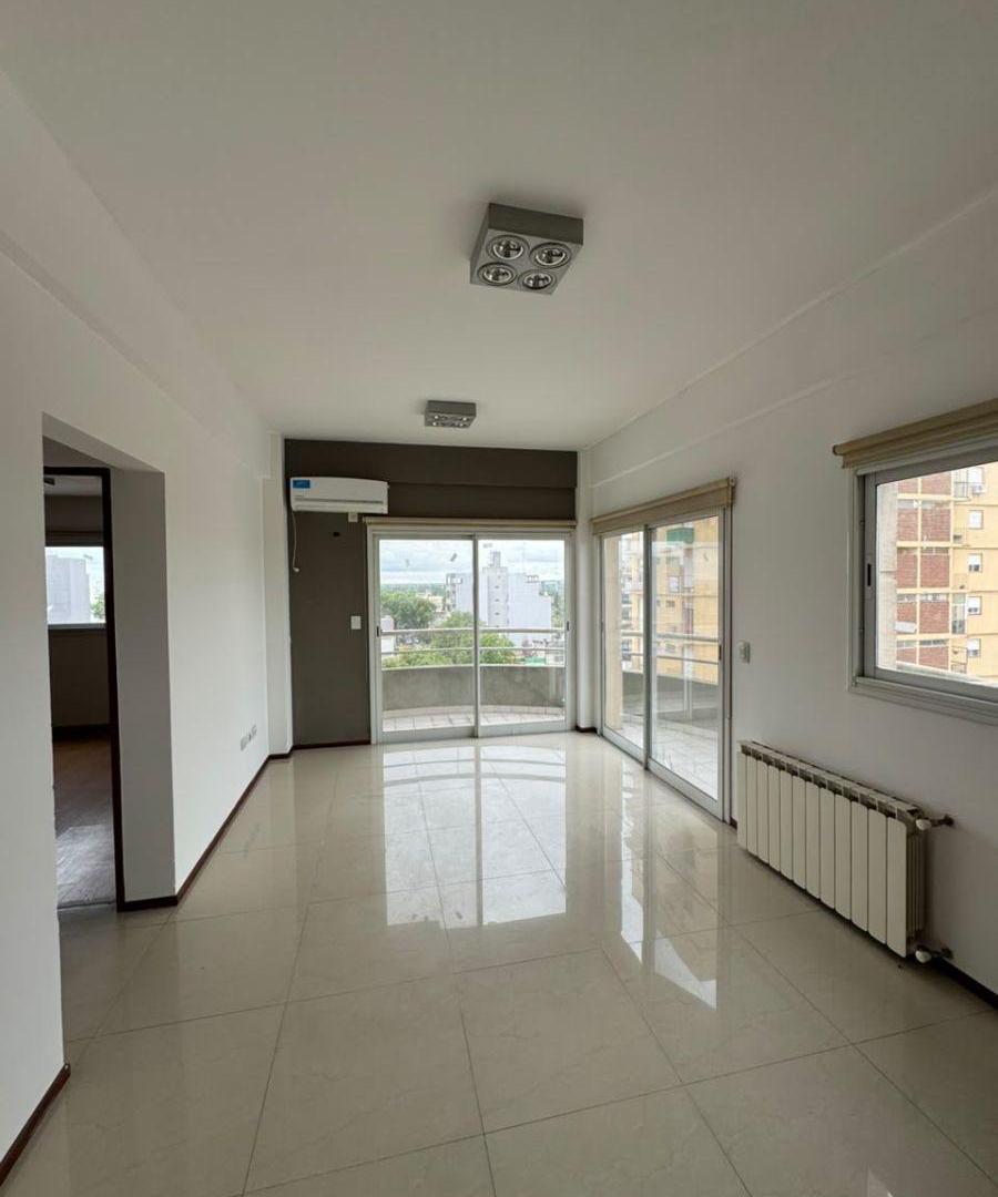 Foto de VENTA DEPTO. HIPÓLITO YRIGOYEN 889, imagen 3