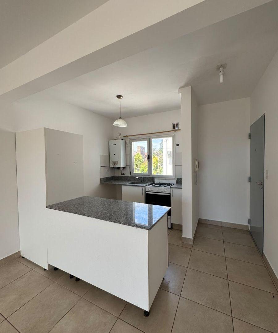 Foto de VENTA DEPTO 2 AMB. + COCHERA EN PACHECO 541, ZÁRATE., imagen 4