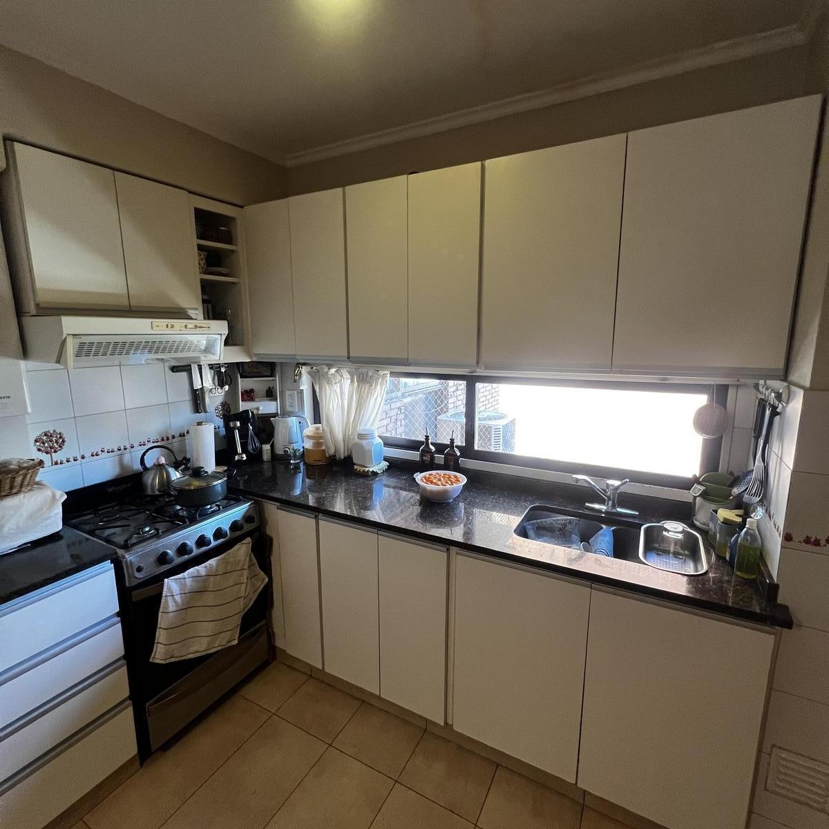 Departamento en Pellegrini Al 2400 - 3 Dorm. - Cochera 3