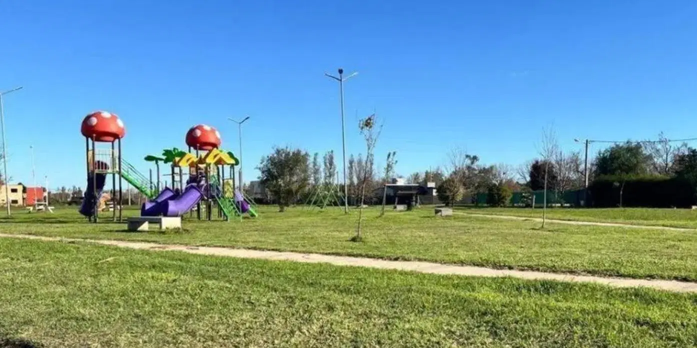 Terreno - Funes Town - Jardin - Lote - Cercado - Escriturado 2
