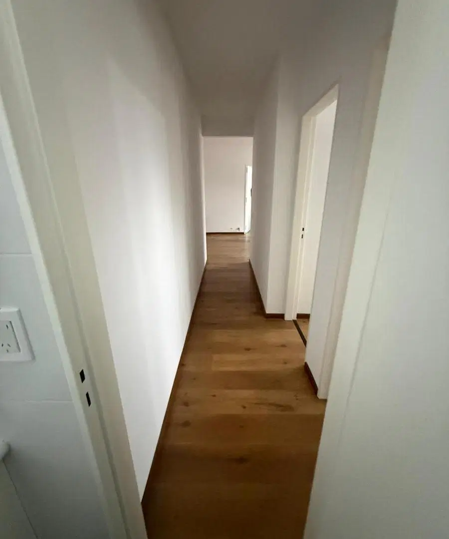 Departamento dos dormitorios con cochera en planta baja 3