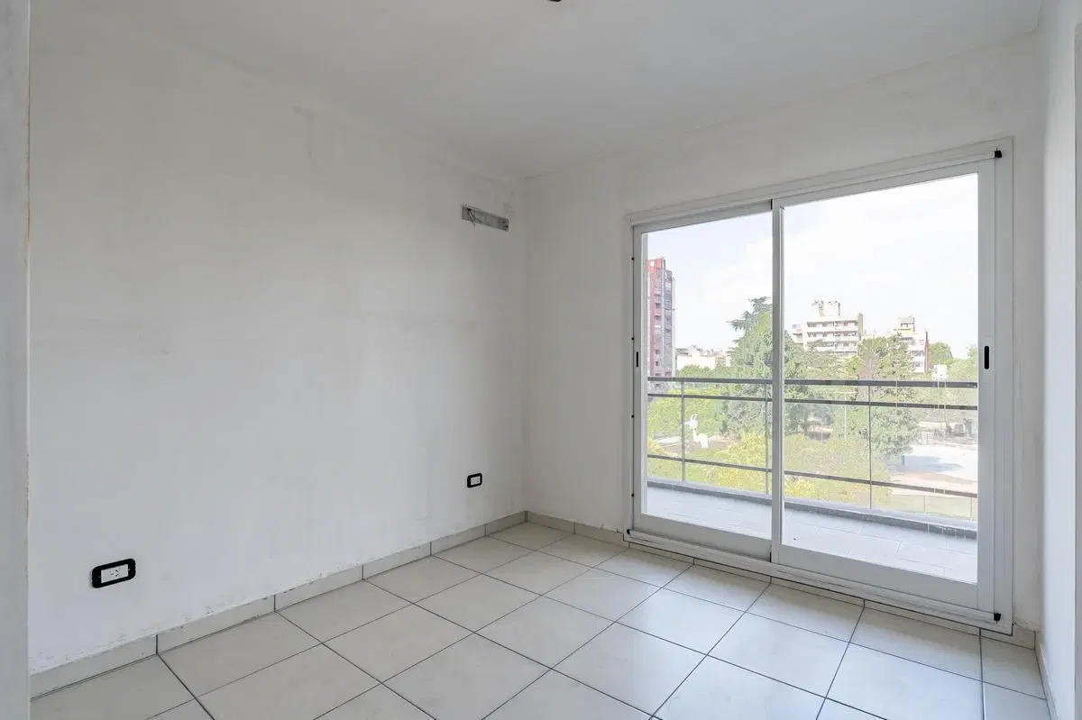 Departamento en Alquiler un dormitorio a estrenar vista franca a Plaza Libertad 3