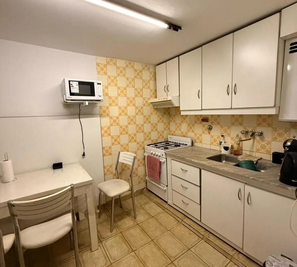 Oficina Frentista 4 privados, cocina y  baño 5