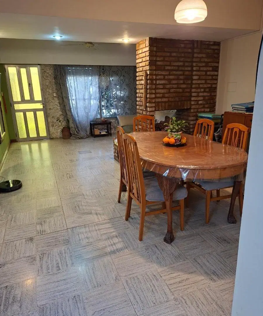Casa en Alberdi - Terreno amplio - Parrillero - Jardin - Cochera 3