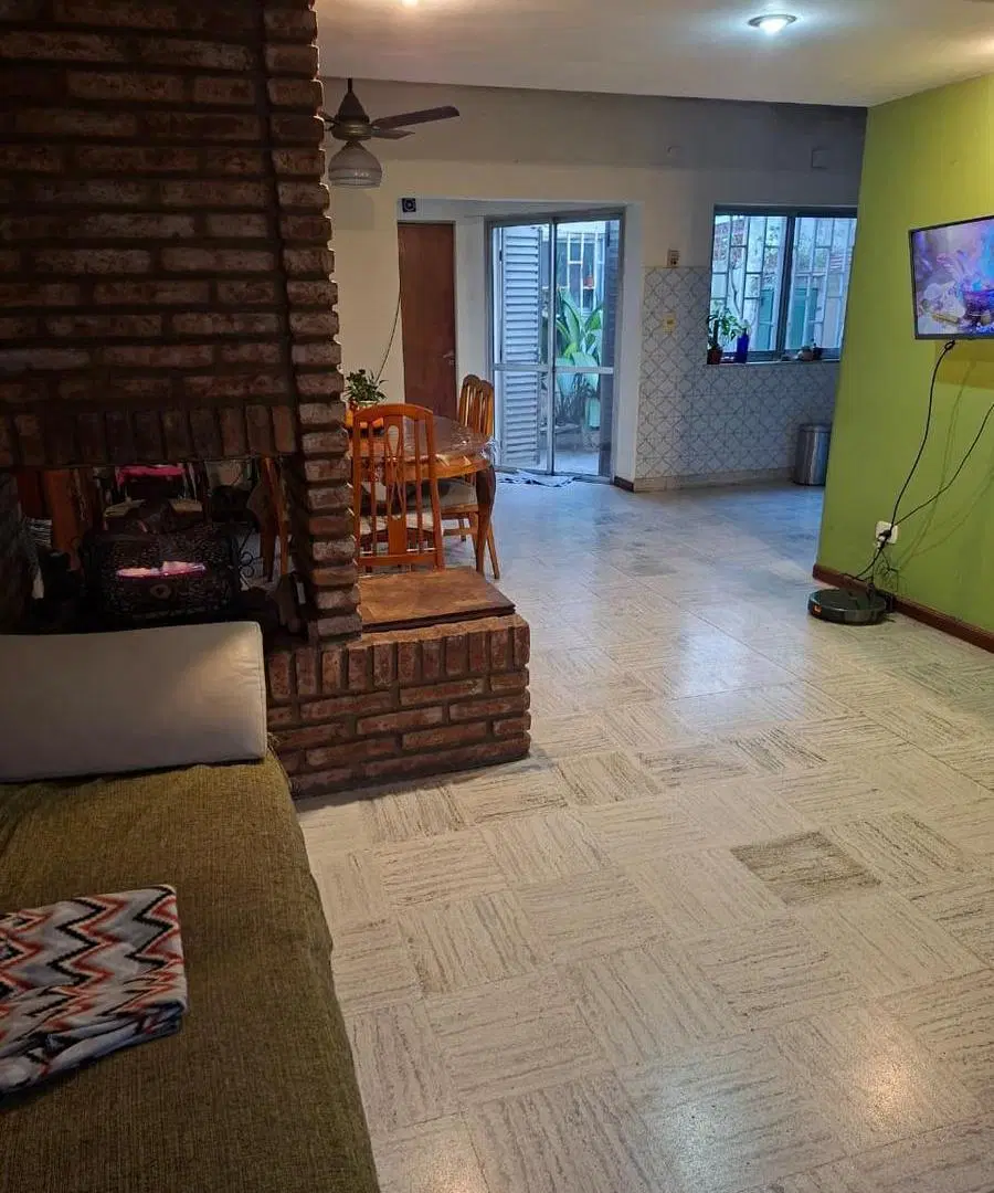 Casa en Alberdi - Terreno amplio - Parrillero - Jardin - Cochera 2