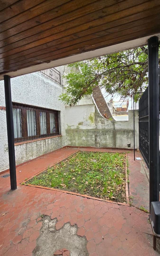 Foto de Patio - Parrillero - dos plantas - permutas, imagen 3