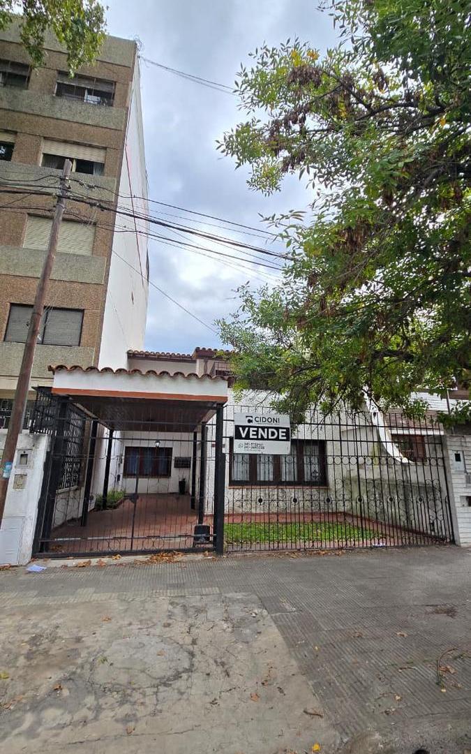 Foto de Patio - Parrillero - dos plantas - permutas, imagen 1