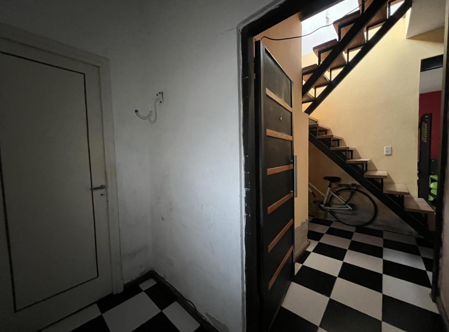 Foto de PH con la autonomia de una CASA - Posibilidad de cochera/Consultorio, imagen 1