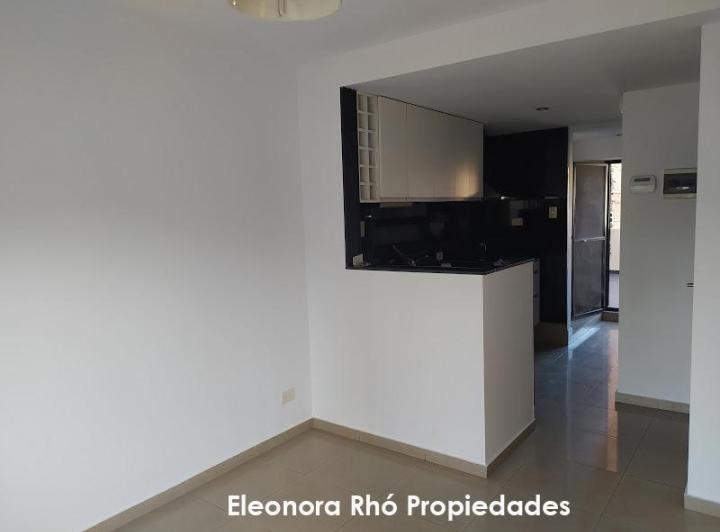 Amplísimo Piso Exclusivo 1 Dormitorio con Cochera y Patio con Parrillero 2