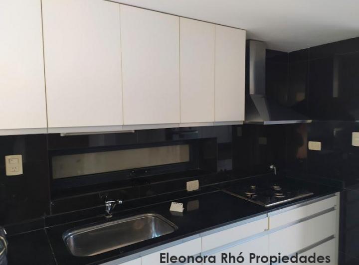 Amplísimo Piso Exclusivo 1 Dormitorio con Cochera y Patio con Parrillero 1