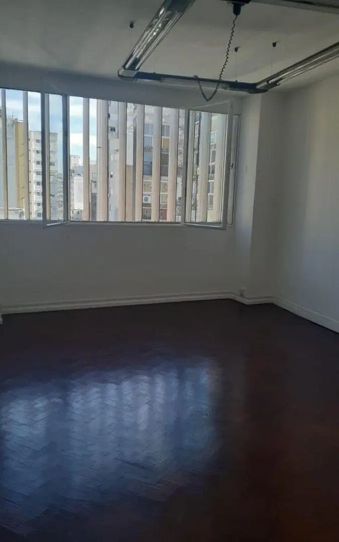 Potencia tu Imagen Profesional en el Corazon de Rosario: Oficina en Edificio Céntrico 5