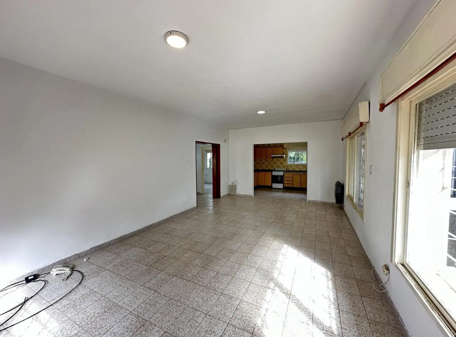 Casa con gran jardín y cochera 3