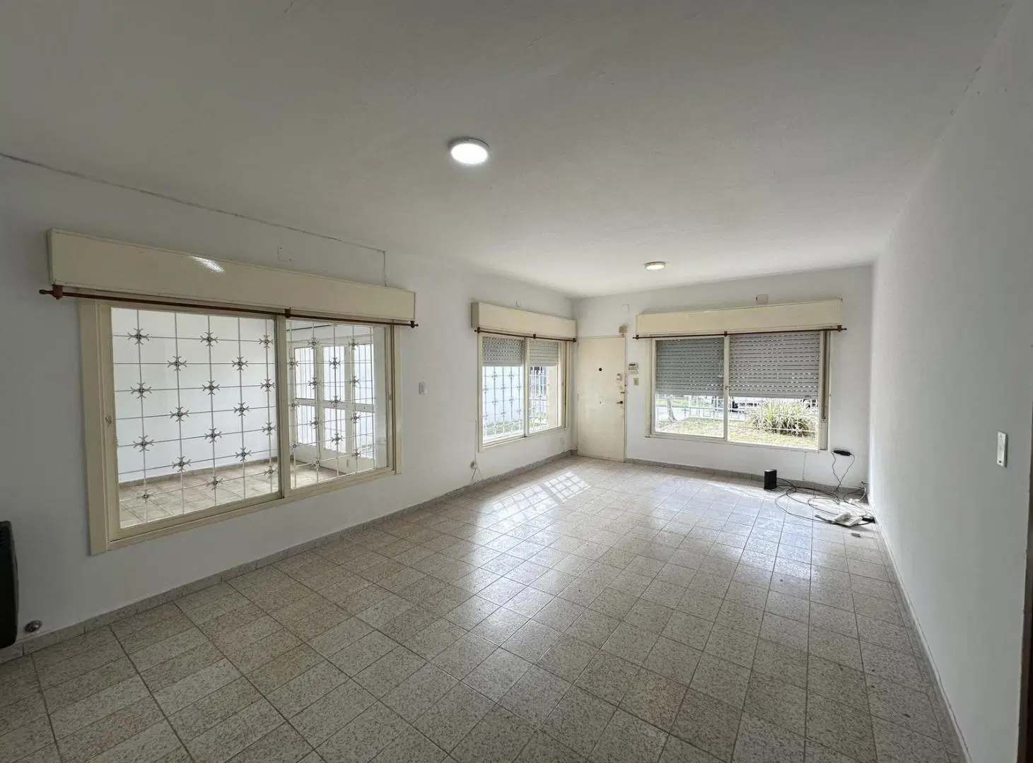 Casa con gran jardín y cochera 4